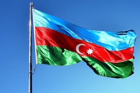 Azərbaycanlı qız erməni təxribatının qarşısını aldı