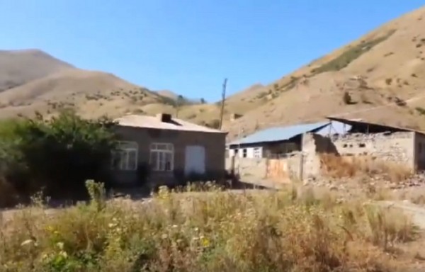 Naxçıvanla sərhəddə dağılmış erməni kəndləri