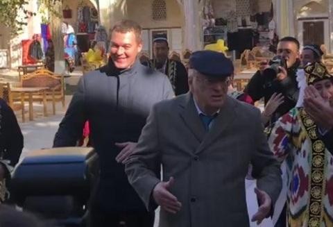 Jirinovski türk ölkəsində belə rəqs etdi - Video
