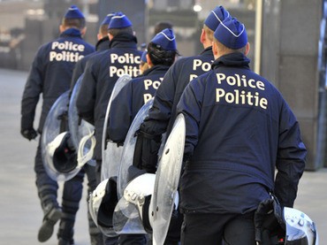 Polislər etiraz əlaməti olaraq sürücüləri cərimələməkdən imtina ediblər