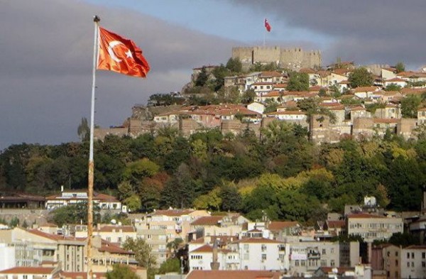 Türkiyə səfiri geyiminə görə geri çağırıldı - Foto