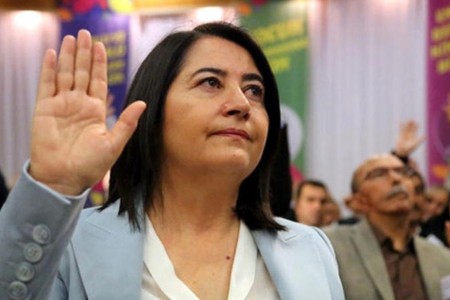 Millət vəkili donaraq şəhid olan türk əsgərlərini təhqir etdi: "Orada olmaları..."