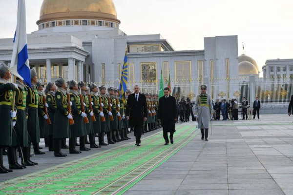 Prezident İlham Əliyevin Aşqabadda rəsmi qarşılanma mərasimi olub - FOTO