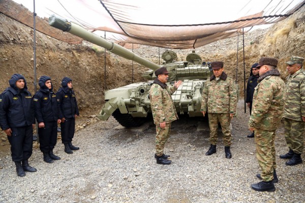 Müdafiə naziri cəbhəboyu zonada yerləşən tank hərbi hissəsinin açılışında iştirak edib