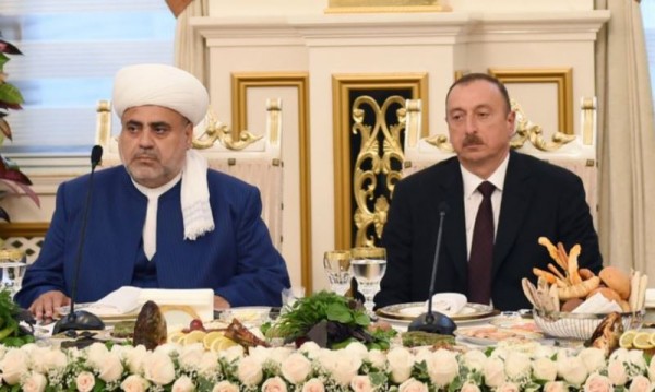 Allahşükür Paşazadə Ayaz Mütəllibovun əvəzinə necə qol çəkmişdi... - TARİX