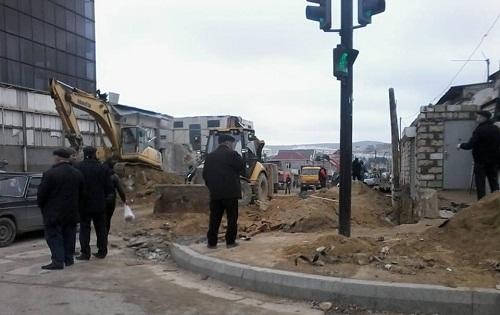 Bakının məşhur bazarı tamamilə söküldü