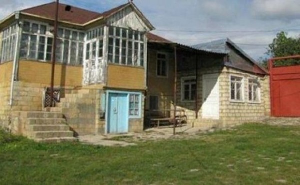 “Bəyin oğurlandığı” məşhur ev illər sonra