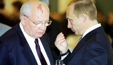 Putin SSRİ rəhbərini ittiham etdi – Qorbaçov cavab verdi