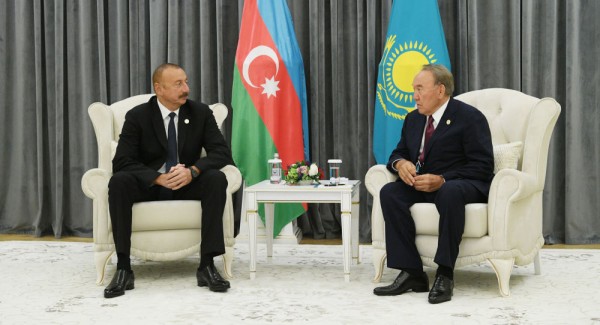 Nursultan Nazarbayev İlham Əliyevi təbrik edib