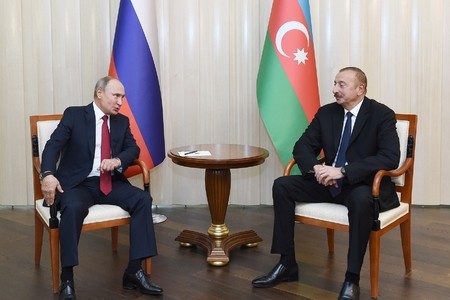 Vladimir Putin Prezident İlham Əliyevi doğum günü münasibətilə təbrik edib