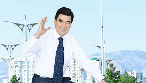 Türkmənistan prezidenti üç dildə mahnı oxudu