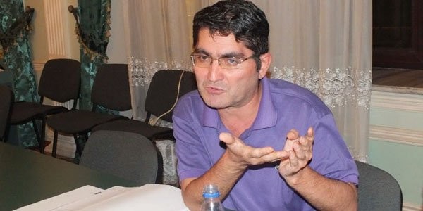 Tanınmış azərbaycanlı jurnalist qəfil dünyasını dəyişdi