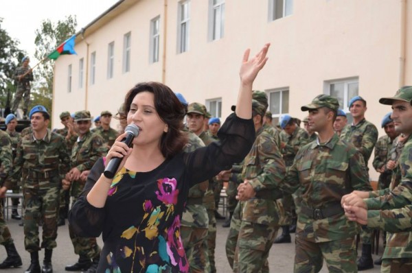 İlin son günlərini onlara həsr etdim - Azərindən örnək davranış