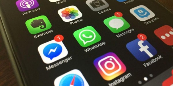 "WhatsApp" bu smartfonlarda fəaliyyətini dayandıracaq