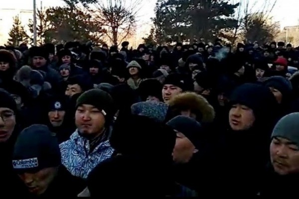 Karaqandada ermənilər əleyhinə keçirilən mitinqdən sonra...