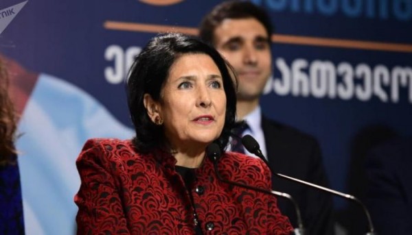 Gürcüstan Prezidenti maaşından imtina etdi