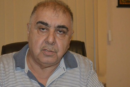 Hacı Qalib dəbdəbəli imarətinin gülləkeçirməz şüşələrindən danışdı
