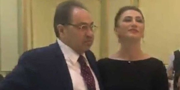Abel Məhərrəmov toyda “Yallı” getdi