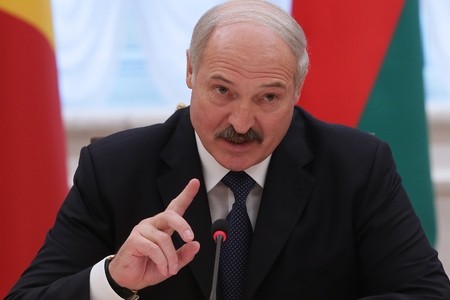 Lukaşenko: NATO Ukraynaya girsə yaxşıdır...