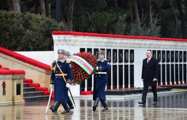 Prezident İlham Əliyev 20 Yanvar şəhidlərinin əziz xatirəsini yad edib