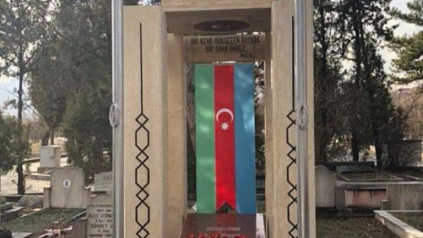 Rəsulzadənin məzarından  "Qanlı Yanvar"  gecəsində  eşidilən fəryad - İnanılmaz   xatirə