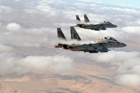 İsrail qırıcıları Dəməşq aerportuna hücum edib