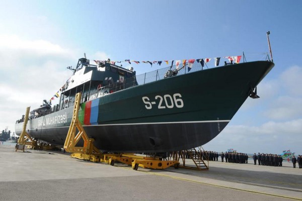 Yeni "Tufan" sərhəd gözətçi gəmisi xidməti-döyüş fəaliyyətinə baş­ladı