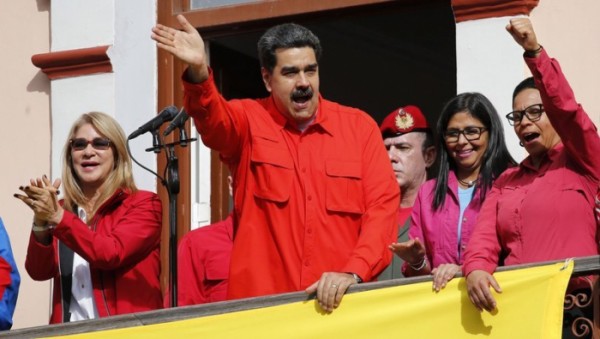 Maduro istefa verməyəcəyini bəyan etdi