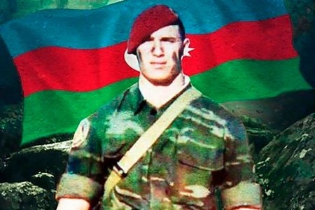 Ermənistan səfirliyinə Mübarizin posteri asıldı