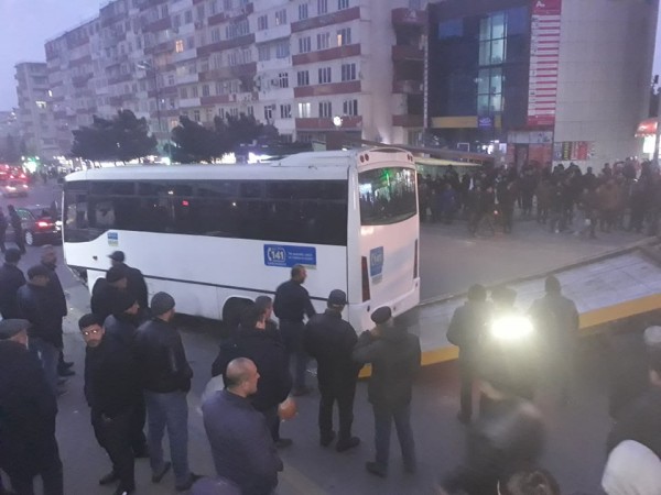 Bakıda avtobus qəzası: Tıxac yarandı