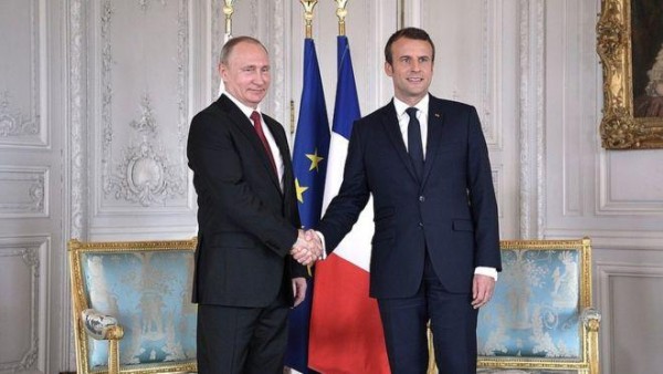 Putin və Makron Suriyadakı vəziyyəti müzakirə ediblər