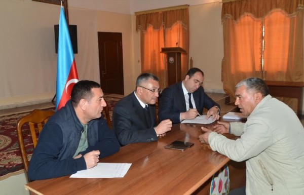 Dövlət Komitəsinin sədri Beyləqanda məcburi köçkünləri qəbul edib