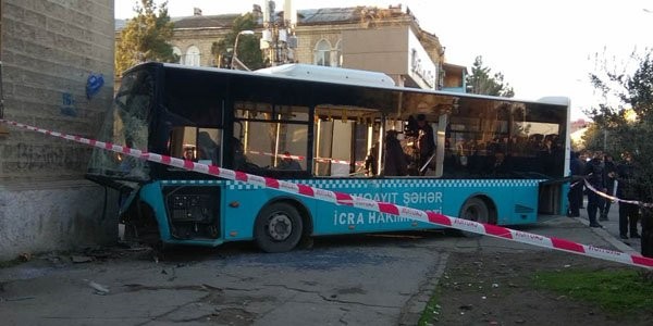 Sumqayıtda avtobus qəzasında yaralananların sayı 42-yə çatıb  - YENİLƏNİB-2