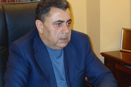 Deputat “qanuni oğru”lara rəğbətdən narazıdır - cəmiyyət niyə onları qəhrəman edir?