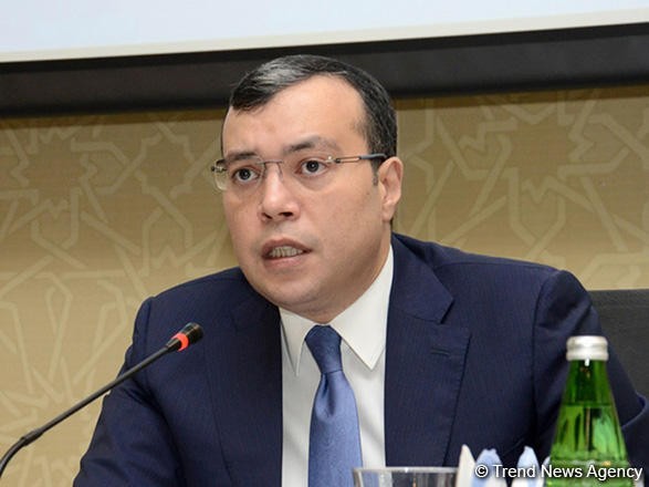 Sahil Babayev canlı efirdə 36 vətəndaş müraciətini cavablandırıb