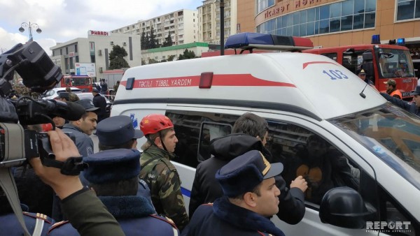 Səhiyyə Nazirliyi ticarət mərkəzində baş verən yanğınla bağlı məlumat yayıb