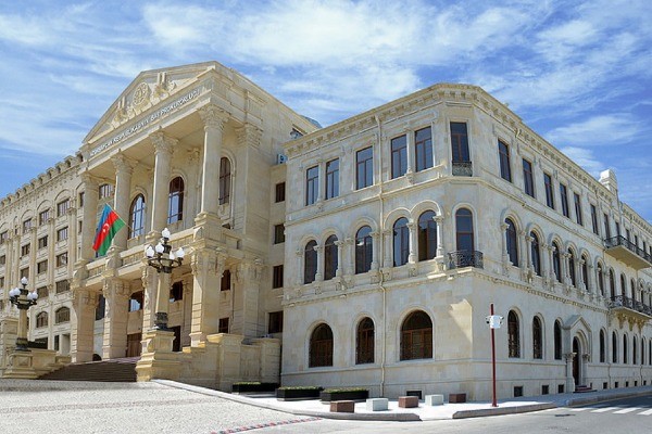 “Diqlas” ticarət mərkəzində baş vermiş yanğın Azərbaycan Prezidenti tərəfindən xüsusi nəzarətə götürülüb