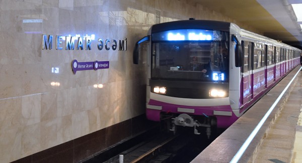 Bakı metrosunda ilk qadın maşinistin FOTOSU