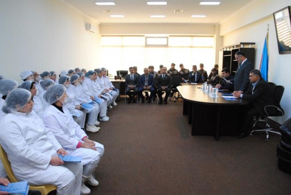 İşəgötürən əməyin mühafizəsi məqsədilə işçiləri fərdi mühafizə vasitələri ilə təmin etməlidir