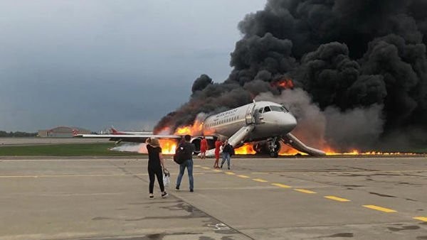 Moskvada təyyarənin qəza enişi zamanı 13 nəfər ölüb
