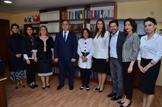 Qənirə Paşayevanın və Camalnur Sarqutun kitablarının təqdimatı olub