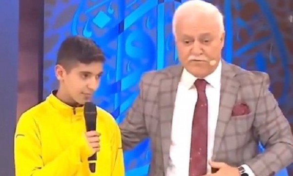 13 yaşlı erməni canlı yayımda müsəlman oldu