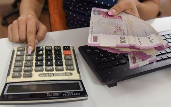 Azərbaycanda müvəqqəti və ya daimi yaşamaq üçün icazə vərəqələri ilə bağlı dövlət rüsumları dəyişir