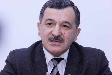 Aydın Mirzəzadə təkzib edir: “Paşinyanı snayperlə vurmağa çağırış etməmişəm”