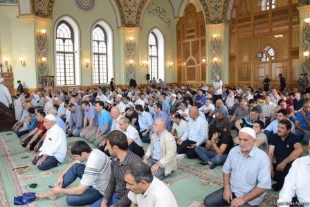 Azərbaycanda bayram namazı qılındı