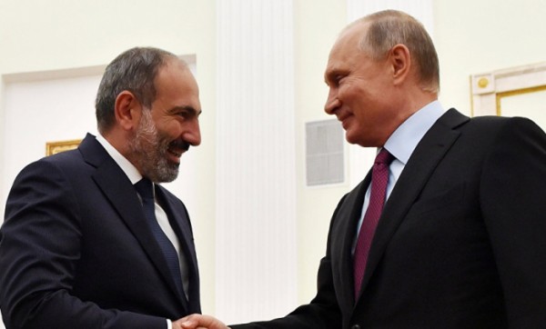 Paşinyan Putindən yeni silahlar istəyib