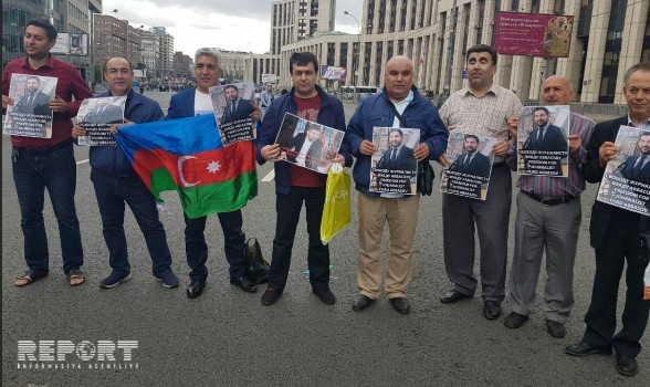 Azərbaycanlılar Fuad Abbasova görə Moskvada aksiya keçiriblər