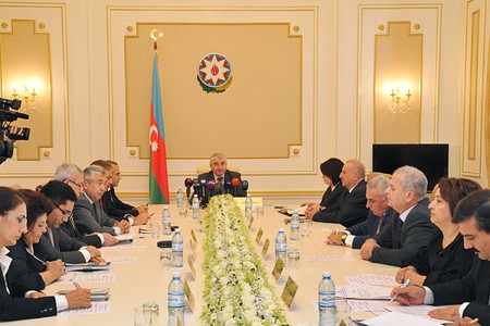 MSK sədri və üzvlərinin vəzifə maaşları artırılıb - SİYAHI