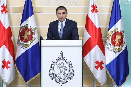 Gürcüstanda mitinqi zorla dağıdan 10 polis əməkdaşı işdən çıxarılıb