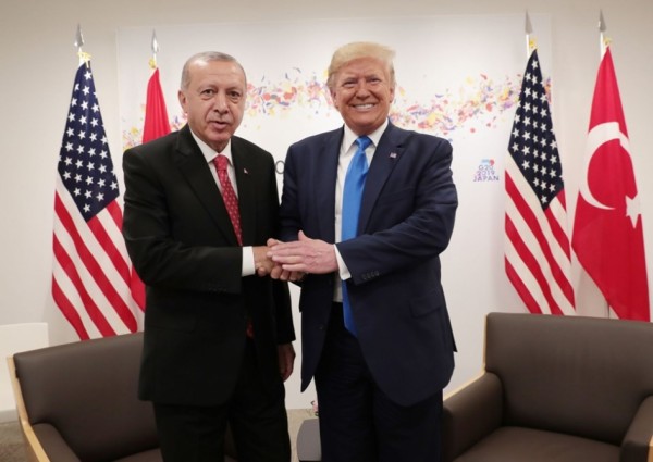 Tramp Türkiyəyə gedəcəyini anons etdi